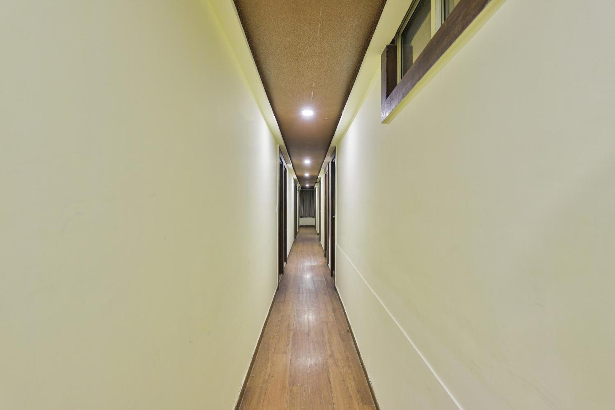 Hotel O Sri Balaji Residency 아흐메다바드 외부 사진