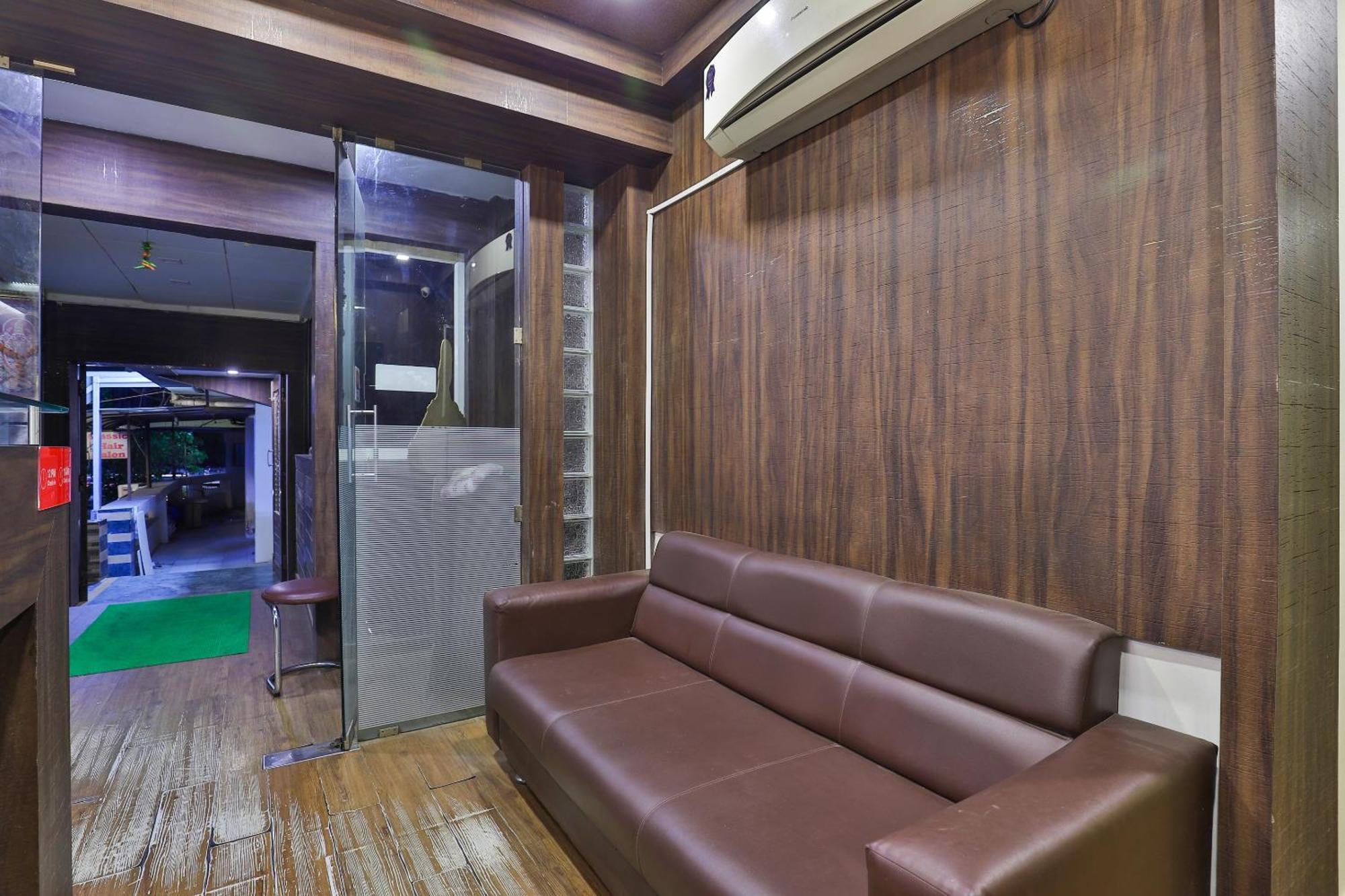 Hotel O Sri Balaji Residency 아흐메다바드 외부 사진